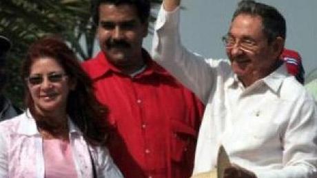 Maduro se hunde atado a Castro