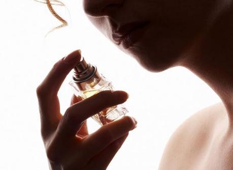 Los perfumes de Michael Kors ritual de oler perfume