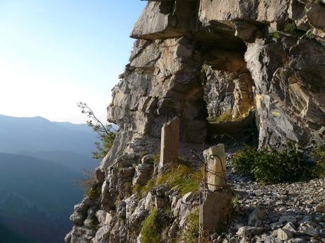 Senderismo en Liguria: excursión a los Montes Toraggio y Pietravecchia. Senderismo en Liguria: excursión a los Montes Toraggio y Pietravecchia.