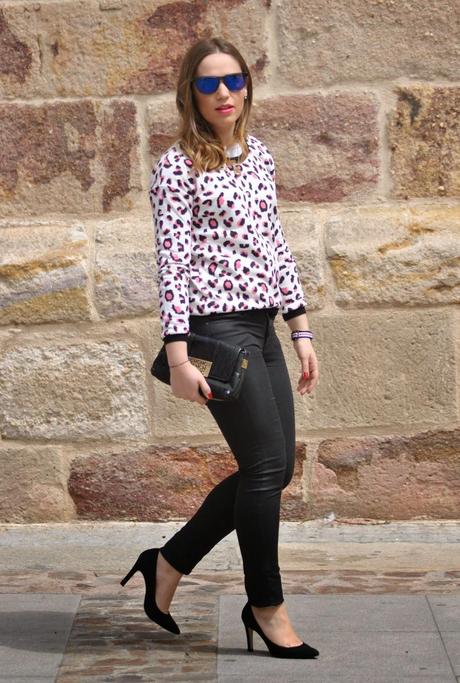 Pink leopard Sweater Pink leopard Sweater