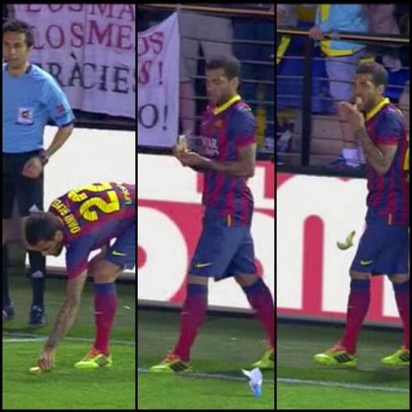 Dani Alves se come un platano Dani Alves
