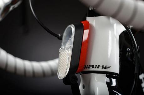Catálogo de bicicletas eléctricas de carretera 2014 de Haibike Entre las cualidades que se hallan en este tipo de bicicletas, también, se integra un completo sistema de iluminación.