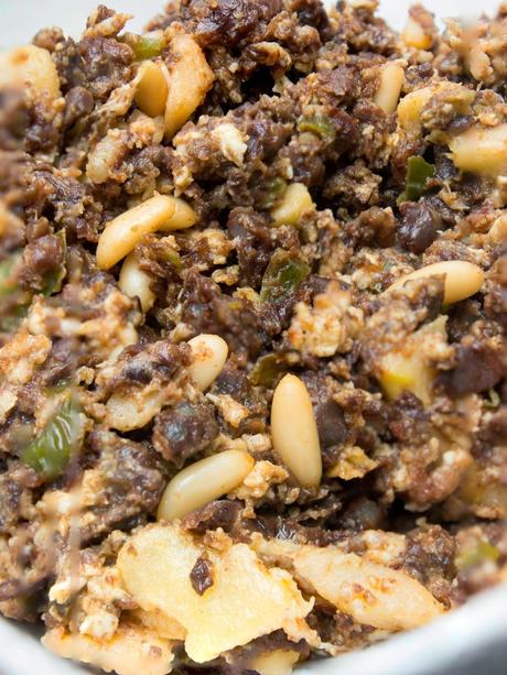 Revuelto agridulce de morcilla y manzana Revuelto agridulce de morcilla y manzana