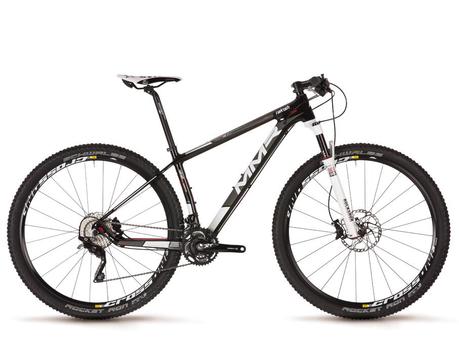 Modelos de bicicletas de montaña que integran el catalogo 2014 de MMR Un modelo de fibra de carbono y alto desempeño es el modelo Rakish estándar.
