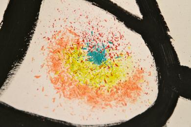 Enrique Barro, diseccionando un lápiz de color detalle1-3