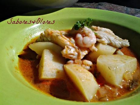CALDERETA DE LUBINA Y GAMBAS CALDERETA DE LUBINA Y GAMBAS