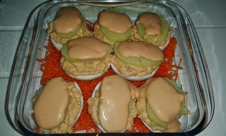 Huevos rellenos con atún y patatas Huevos rellenos con atún y patatas