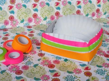 Tutorial: Cajita hecha con un plato de cartón, en 10 minutos esta lista. Tutorial: Cajita hecha con un plato de cartón, en 10 minutos esta lista.