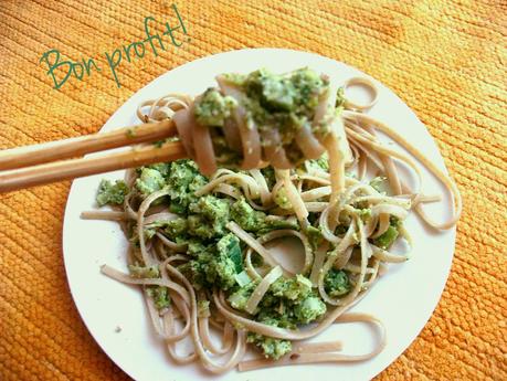 SALSA DE BRÓCOLI Y ALMENDRA SALSA DE BRÓCOLI Y ALMENDRA