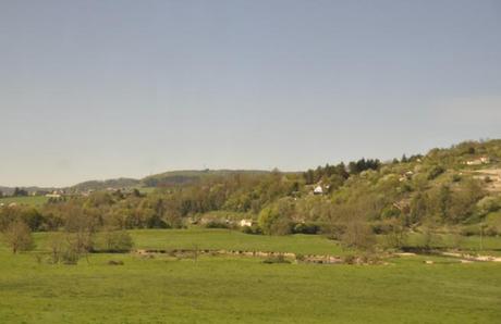 Paisajes de Francia Atravesando las campiñas francesas en tren