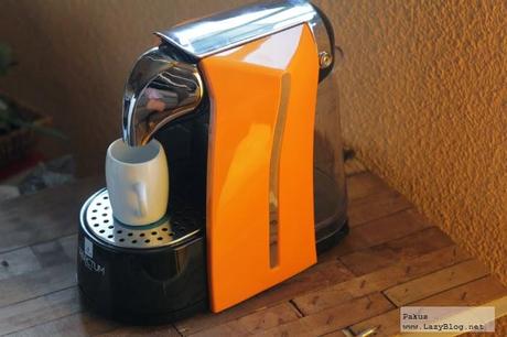 Prueba de la cafetera Candelas para cápsulas Prueba de la cafetera Candelas para cápsulas