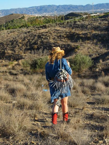 LOOK330-6.5.20148:30CONQUERING THE FAR WEST. TREND COWBOY...