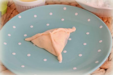 Empanadillas de salmón y cebolla caramelizada Empanadillas de salmón y cebolla caramelizada