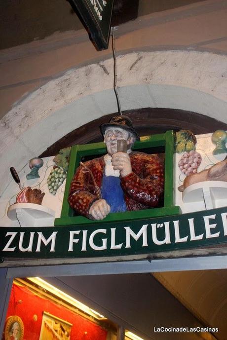 Viena, Schnitzel y Erdäpfelsalat Viena, Schnitzel y Erdäpfelsalat