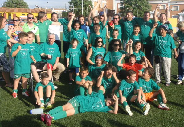 Los benjamines del Montequinto ganan el campeonato y ascienden a Primera Provincial. último partido (2)