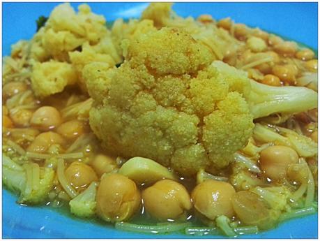 Guiso de Coliflor con Garbanzos al Ras al Hanout Guiso de Coliflor con Garbanzos al Ras al Hanout