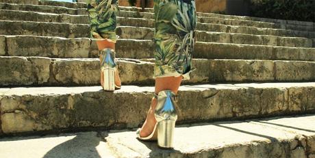 Tropical print with red Tropical print with red