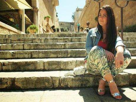 Tropical print with red Tropical print with red