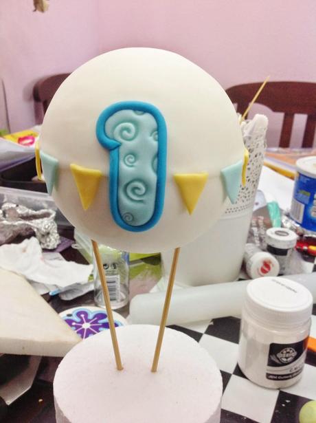 TARTA FONDANT PEPPA PIG CON GLOBO-TUTORIAL DE GLOBO, NUBES, GEORGE Y DINOSAURIO- CUARTO RETO QUÉ RICO MAMI! TARTA FONDANT PEPPA PIG CON GLOBO-TUTORIAL DE GLOBO, NUBES, GEORGE Y DINOSAURIO- CUARTO RETO QUÉ RICO MAMI!