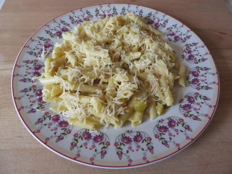 Receta: pasta con calabacín y curry / Recipe: pasta with zucchini and curry