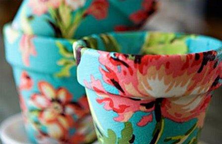 A LA HORA DE DECORAR: MACETAS Como forrar una maceta con tela