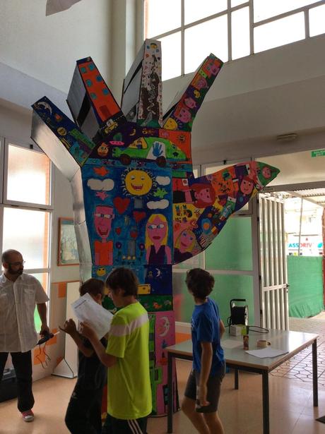 ¡Nuestro cole se llena de colores! ¡Nuestro cole se llena de colores!