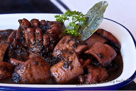 CALAMARES EN SU TINTA CALAMARES EN SU TINTA