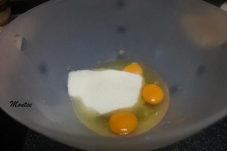 Bizcochitos con salsa de caramelos Bizcochitos con salsa de caramelos