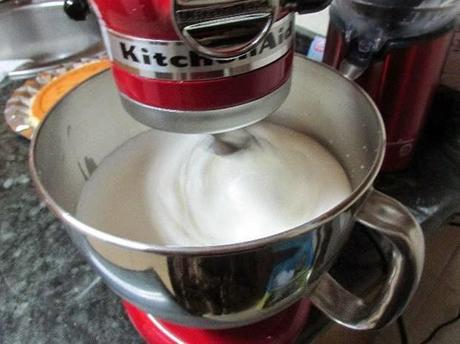 TARTA BORRACHA CON LICOR DE FRANBUESAS TARTA BORRACHA CON LICOR DE FRANBUESAS