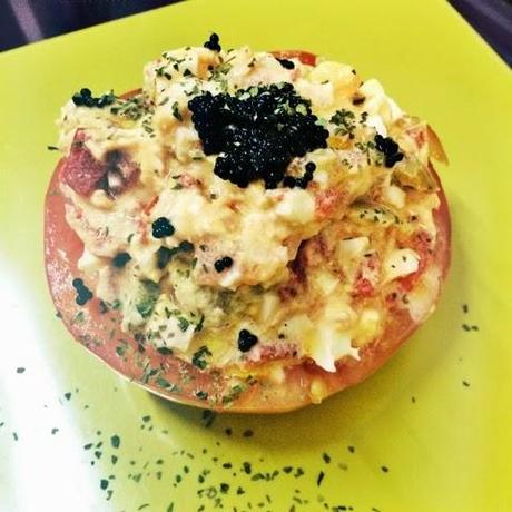 RECETAS LIGERAS. Tomates rellenos de atún RECETAS LIGERAS. Tomates rellenos de atún