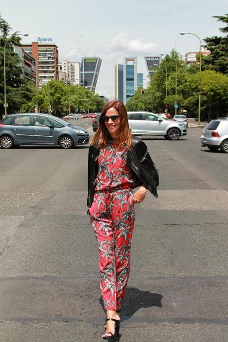 lady in red lady in red