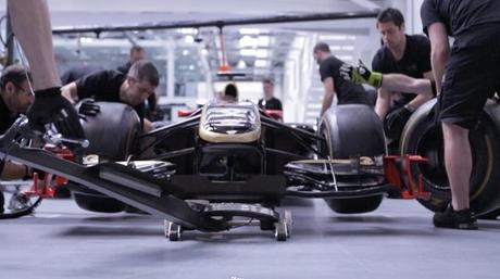 Human Ignition, la Fórmula 1 en el 2030 en un video documental Human-Ignition-of-Lotus-F1Team-practising-a-pit-stop