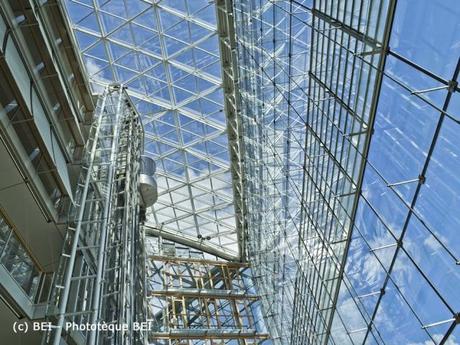 La arquitectura ecológica tiene sus ejemplos (18) Las ventanas logran climatizar el interior del BEI