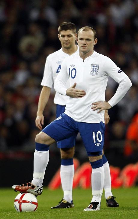 Gerrard y Rooney lideran la lista de Inglaterra