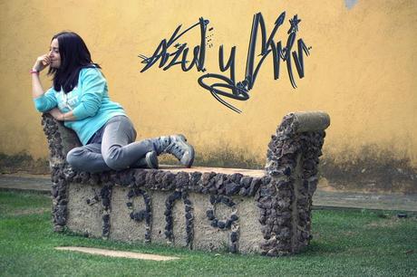 Azul y Gris Azul y Gris