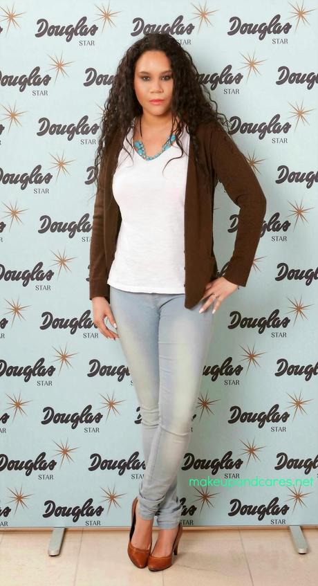 Douglas busca su nueva imagen y tú puedes convertirte en su nueva estrella. Douglas busca su nueva imagen y tú puedes convertirte en su nueva estrella.