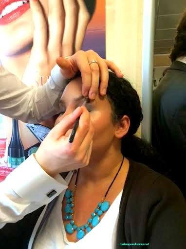 Douglas busca su nueva imagen y tú puedes convertirte en su nueva estrella. Douglas busca su nueva imagen y tú puedes convertirte en su nueva estrella.