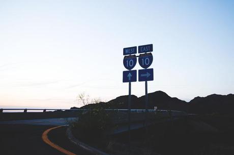 ARIZONA Arizona-Vintage_Top-Plumeti-Levis-Shorts-Outfit-Road_TRip-California-Travels-36