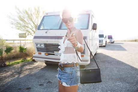 ARIZONA Arizona-Vintage_Top-Plumeti-Levis-Shorts-Outfit-Road_TRip-California-Travels-55