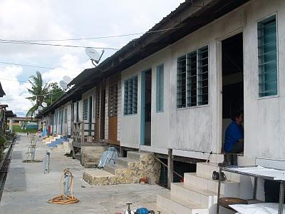 Por el Norte Sarawak: Miri y Cuevas Niah Por el Norte Sarawak: Miri y Cuevas Niah