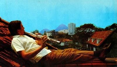 Box: Un desconocido llamado Antonio Carlos Jobim. Box: Un desconocido llamado Antonio Carlos Jobim.