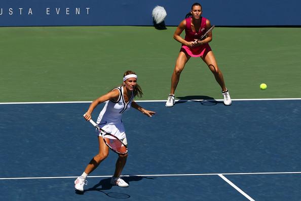 WTA de Tokio: Dulko y Pennetta arrancaron firmes en Japón WTA de Tokio: Dulko y Pennetta arrancaron firmes en Japón