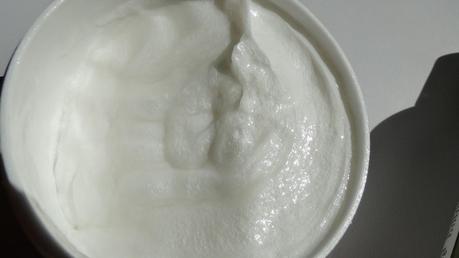 Línea de oliva para los cabellos dañados. Línea de oliva para los cabellos dañados.