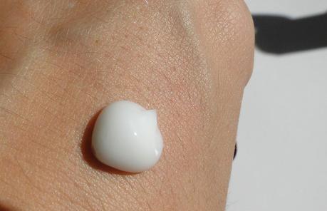 Línea de oliva para los cabellos dañados. Línea de oliva para los cabellos dañados.