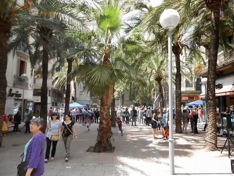 GRÀCIA, LOS COMERCIANTES ORGANIZAN LAS TIENDAS EN LA CALLE, EL PRÓXIMO DÍA 17 DE MAYO...15-05-2014...!!!