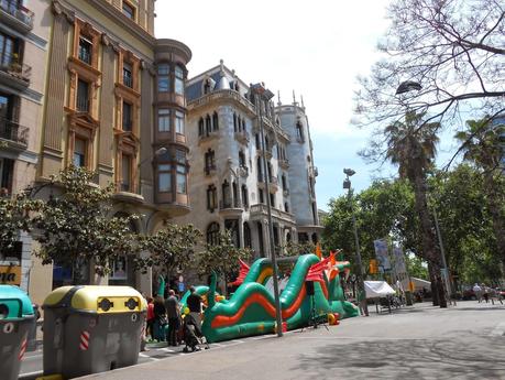 GRÀCIA, LOS COMERCIANTES ORGANIZAN LAS TIENDAS EN LA CALLE, EL PRÓXIMO DÍA 17 DE MAYO...15-05-2014...!!!