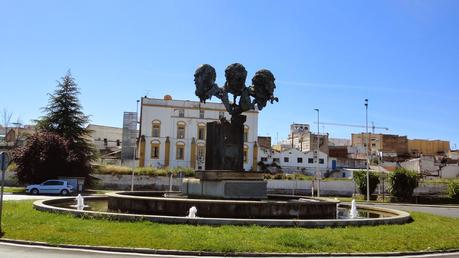 NOMBRE OFICIAL Y POPULAR EN LOS MONUMENTOS URBANOShttp://... NOMBRE OFICIAL Y POPULAR EN LOS MONUMENTOS URBANOShttp://...