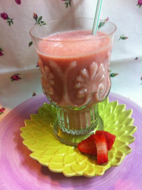 Smoothie De Fresas, Plátano Y Yogur Smoothie De Fresas, Plátano Y Yogur