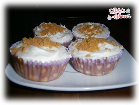 CUPCAKES DE FRESAS Y PASTEL DE QUESO