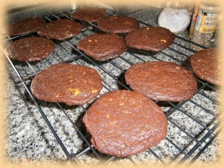 GALLETAS DE CHOCOLATE CON NUECES GALLETAS DE CHOCOLATE CON NUECES